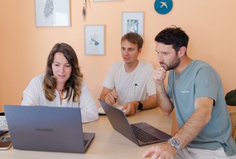 Création de site internet à Nyons : pourquoi vous êtes invisible en ligne ?